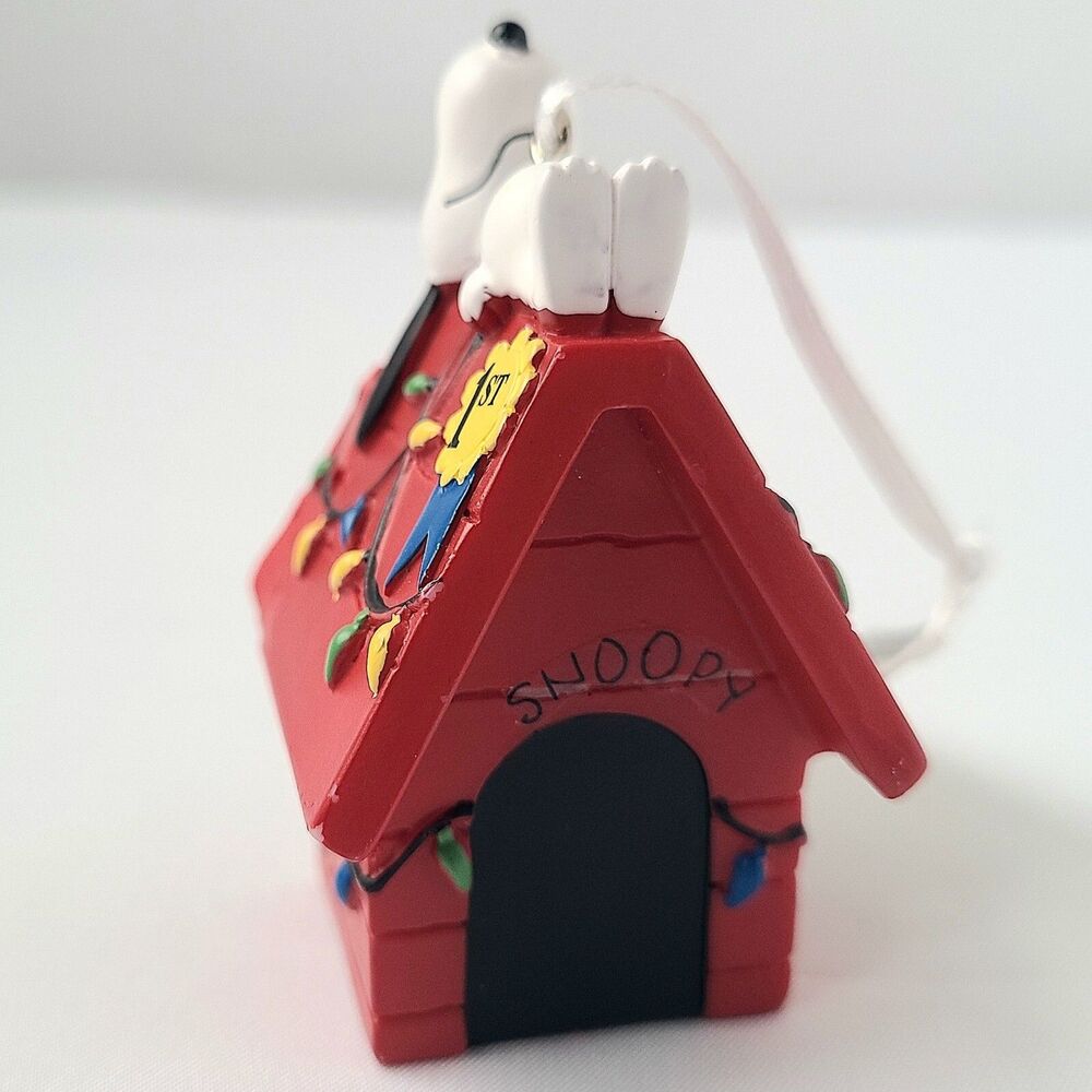 Hallmark Peanuts Snoopy Doghouse Christmas Ornament — Vintage Collectible - Picture 5 of 11